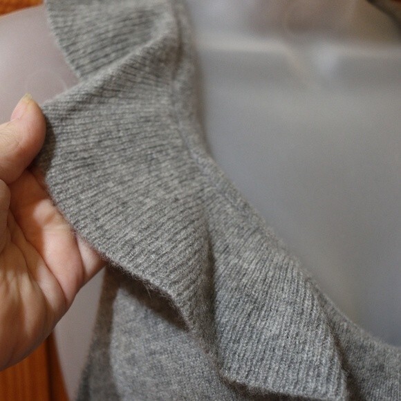 Ann Taylor Gray Cashmere Ruffle Sweater Tank LG - Picture 5 of 9